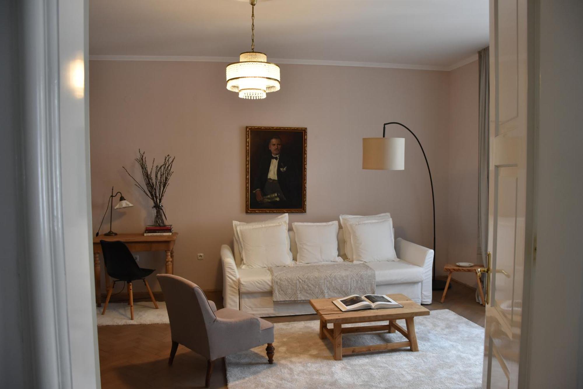Center Marvel Apartma *